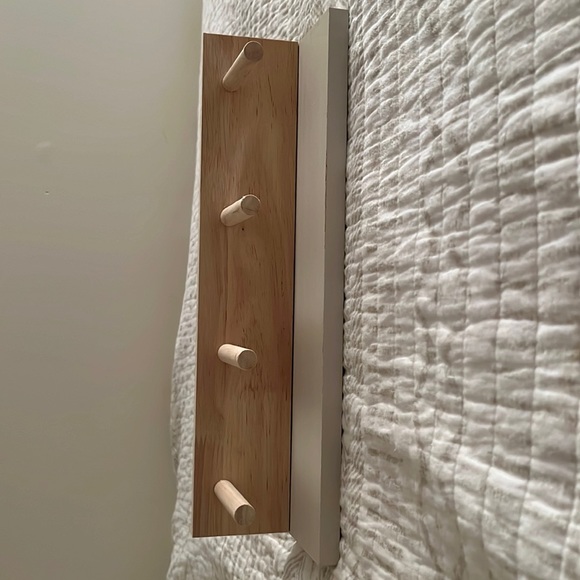 Small wooden shelf - Picture 1 of 3